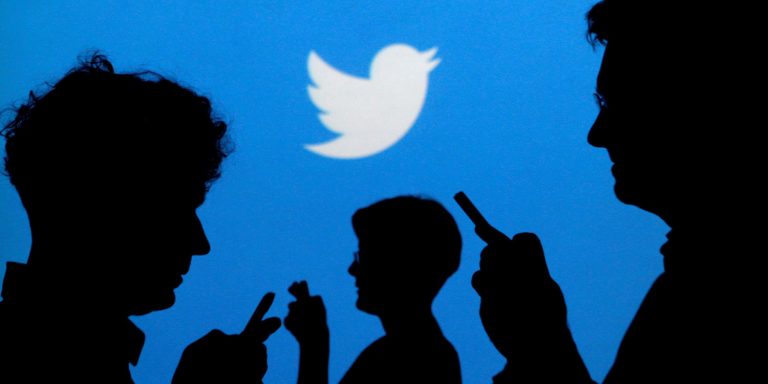 How I crowdsourced 700 of the best community Blogs, Podcasts, and YouTube channels from Tech Twitter in 60 seconds